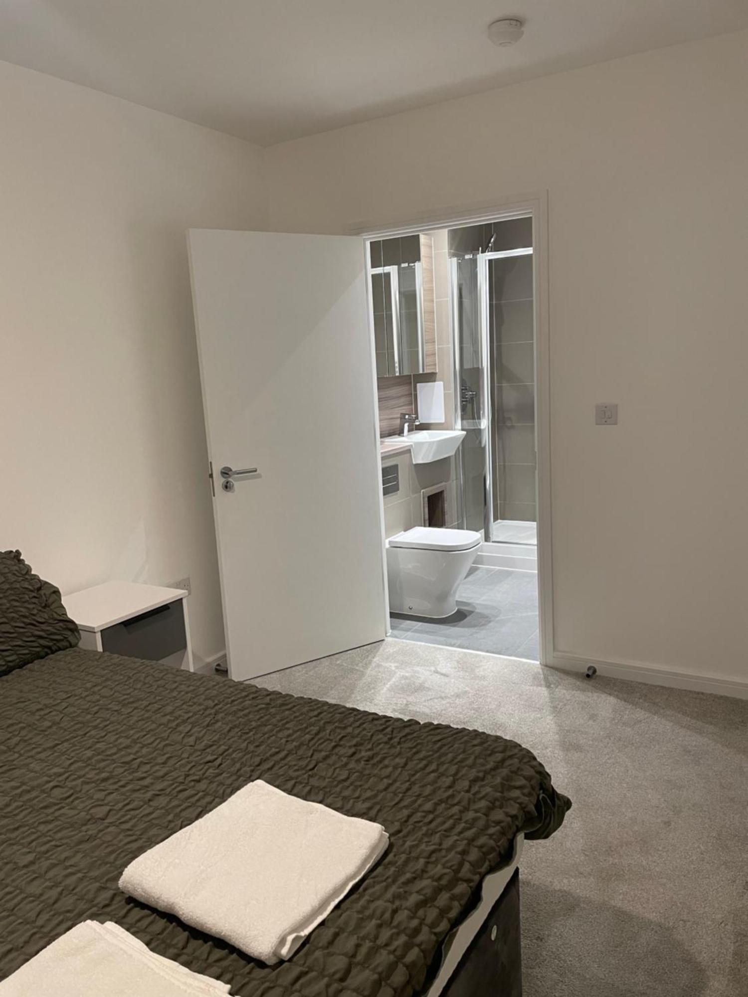 Luxurious 2 Bedroom Apartment Barking  Exterior foto